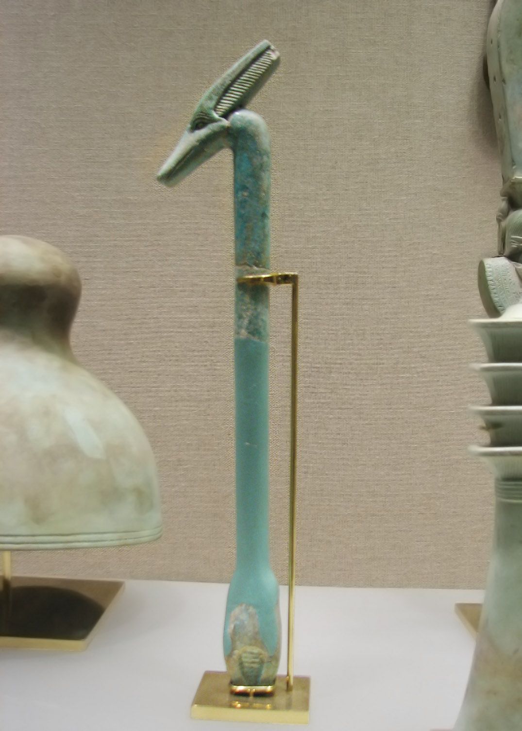 Скипетр фараона тутанхамона. Скипетр египтян. Скипетр египетских фараонов. Жезлы фараонов древнего египта. Шпилька для волос посох.