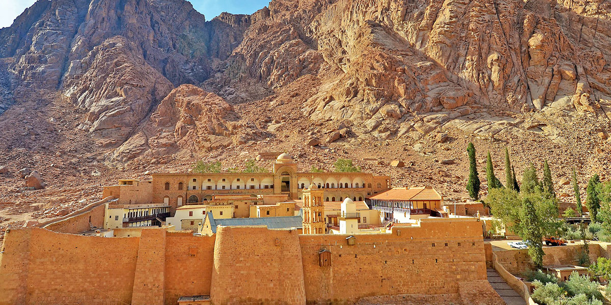 The Yellow Dunes Between Dahab and the St. Catherine Monastery - Best Places to Go Sand Boarding In Egypt - Egy