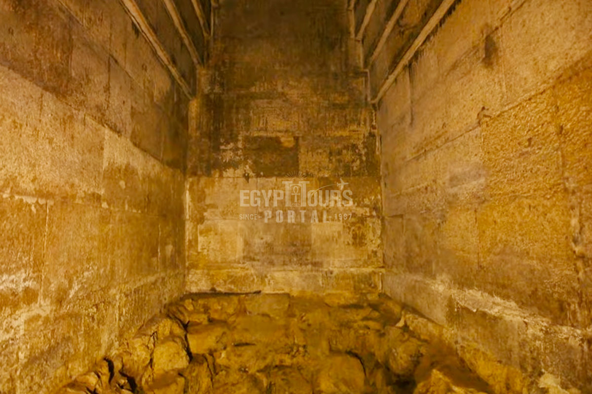 Burial Chamber of the Red Pyramid - Egypt Tours Portal
