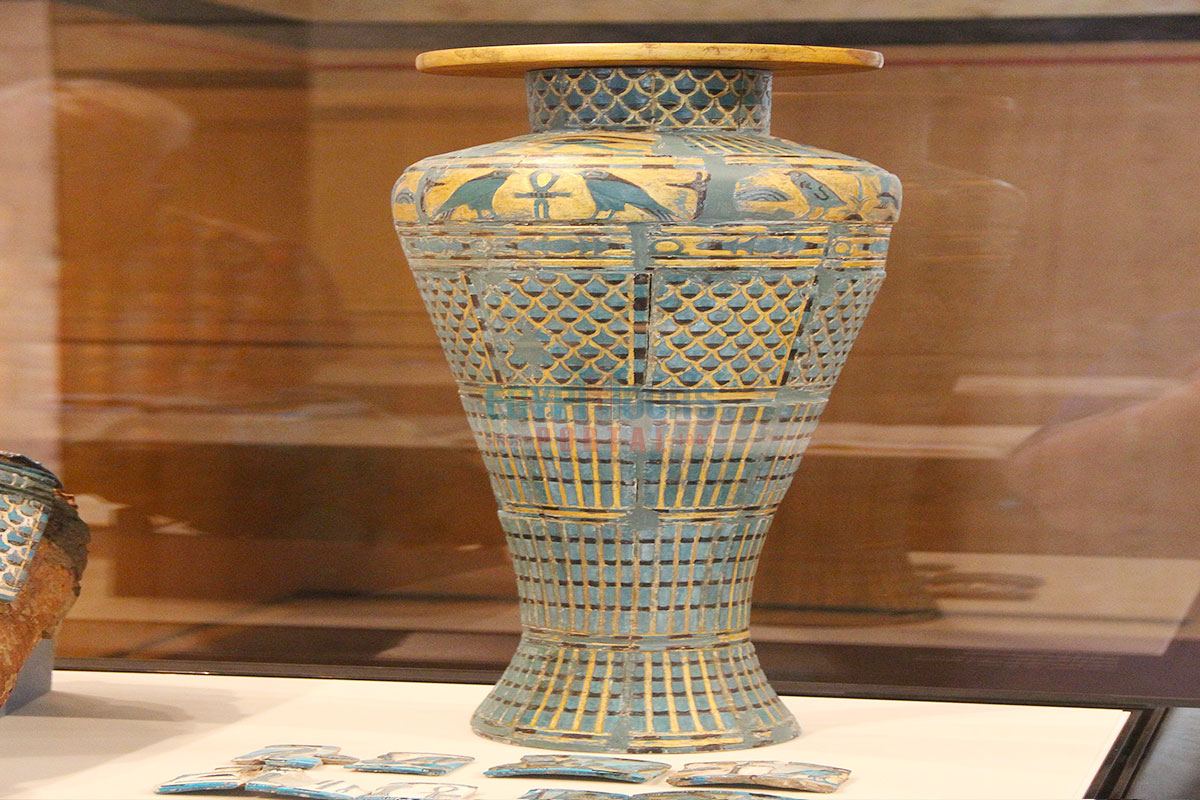 Ancient Egyptian Pottery 2000x1200