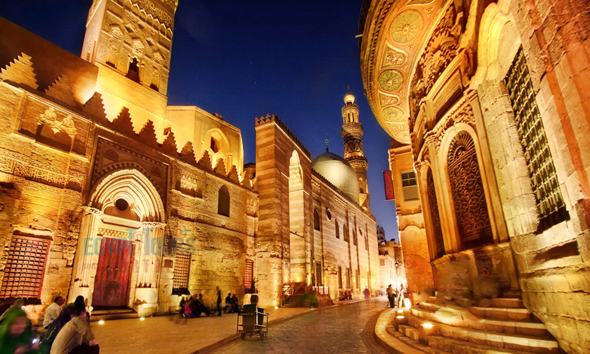 Muizz Street - Egypt Tours Portal