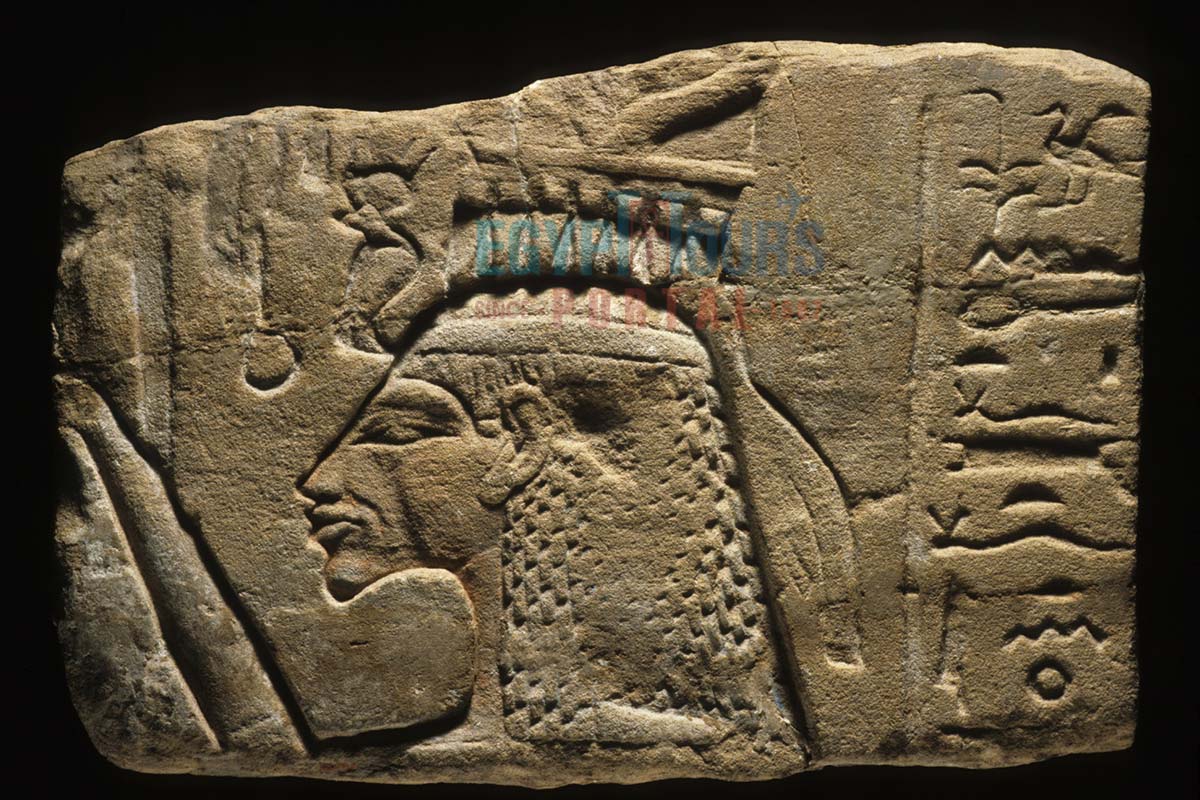 Queen Nefertiti Titles and Names - Egypt Tours Portal