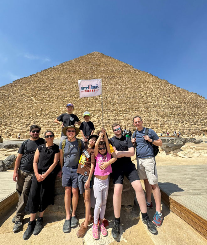 egypt tours portal clients at the great pyramid