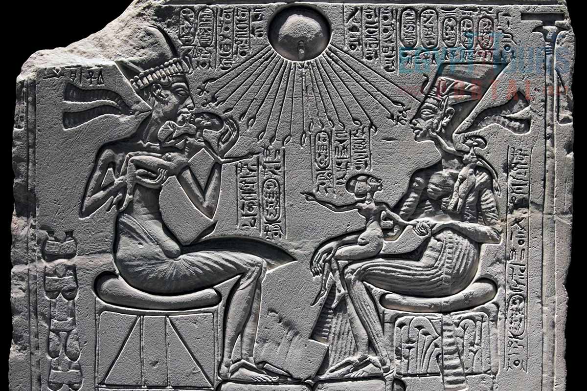 Akhenaten and Amanra - Egypt Tours Portal.jpg