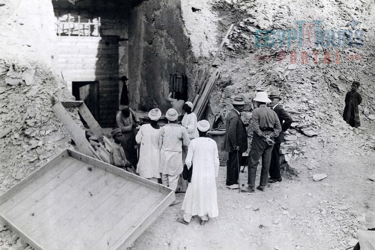 Discovery of Tutankhamun’s Tomb - Egypt Tours Portal.jpg